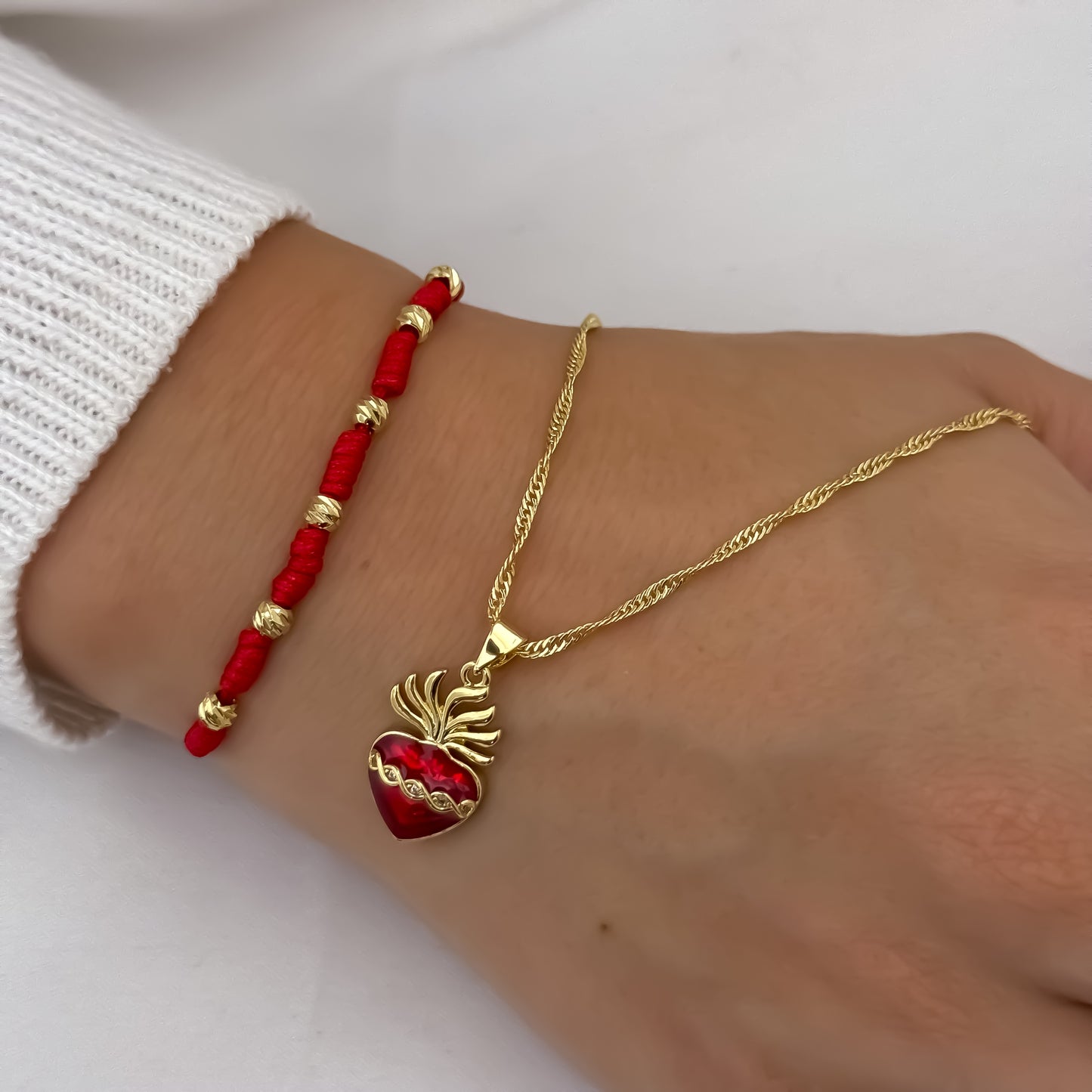 Cadena Tejido Singapur de Dama de 45cm + Corazon de Jesus + Pulsera de 7 Nudos en Balin de 4mm en Oro Laminado 18k con Garantia de por vida