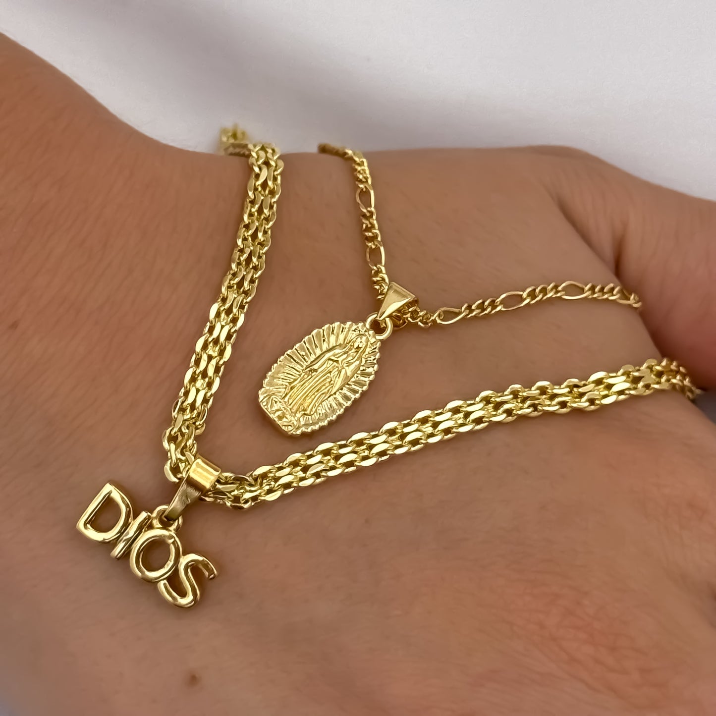 Cadena Tejido Chino de Dama de 45cm + Dije de Dios Proteccion + Cadena Catier de Dama de 40cm + Virgen de Guadalupe Tallada en Oro Laminado 18k con Garantia de por vida