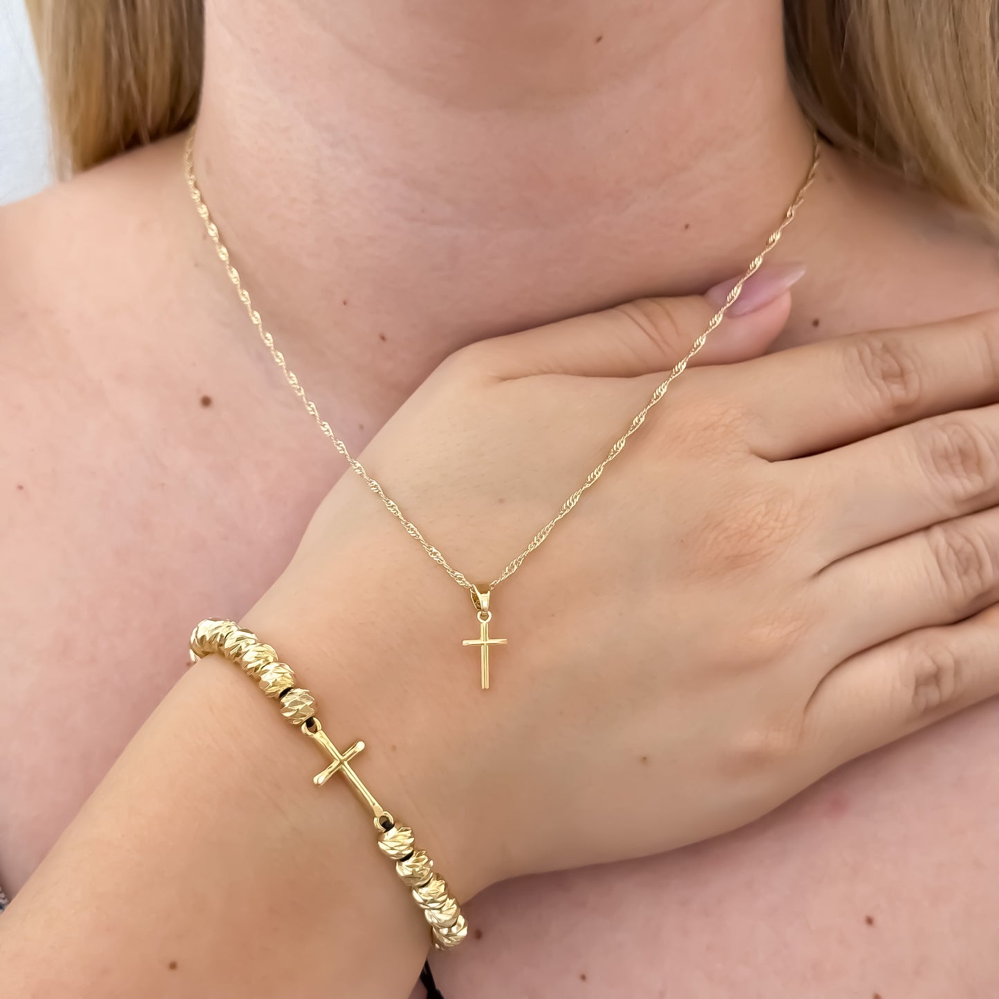 Cadena Tejido Singapur de Dama de 45m + Dije Cruz Mini + Pulsera Balin Italiano con Herraje Cruz en Oro laminado 18k con Garantía de por vida