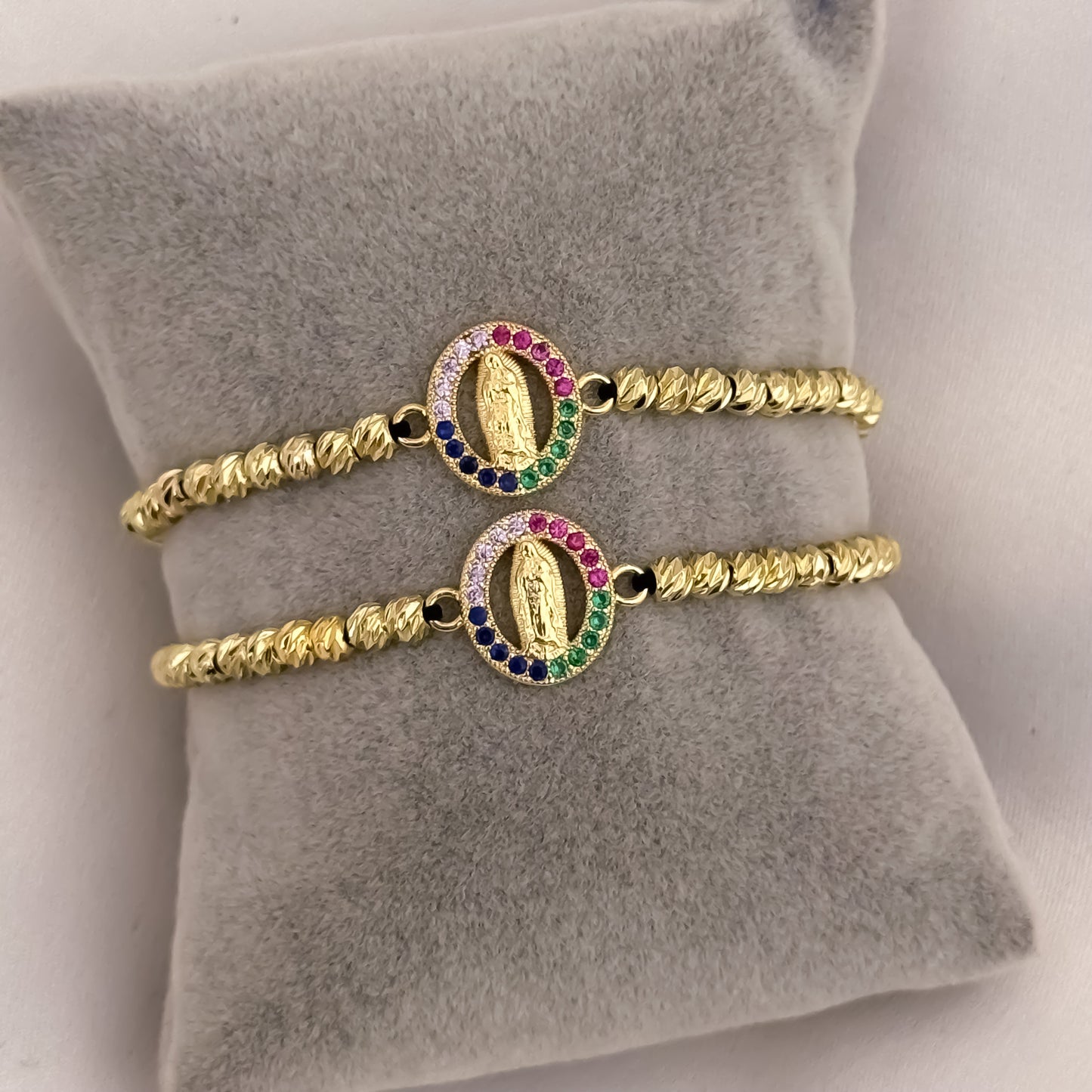 Promoción de 2 Pulseras Para Parejas de Virgen Guadalupe con Micro Circones de Colores en Balin italiano de 6mm en Oro Laminado 18k