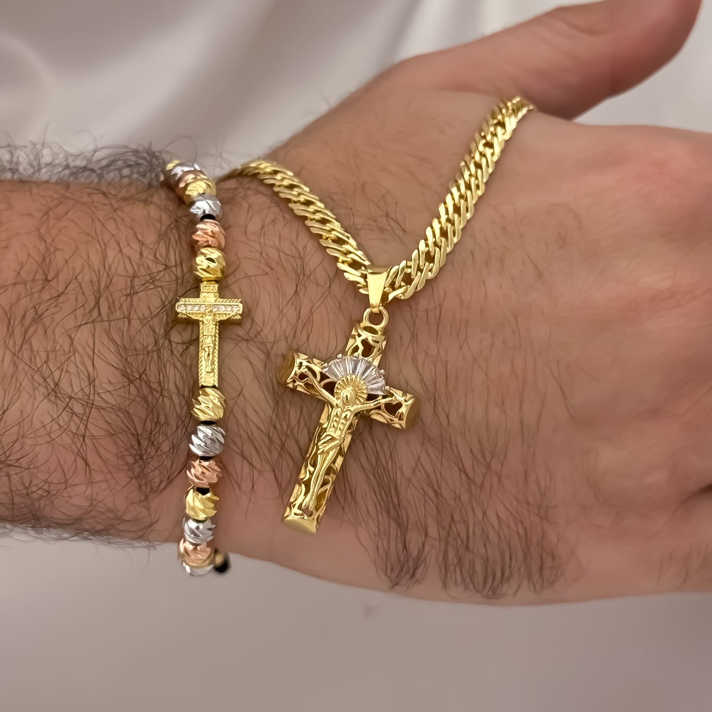 Cadena Cubana Cruzada de 60cm de 5mm + Cruz Cristo Madero + Pulsera de Cruz de 3 Oros en Balin Italiano en Oro Lamiando 18k con Garantia de por vida